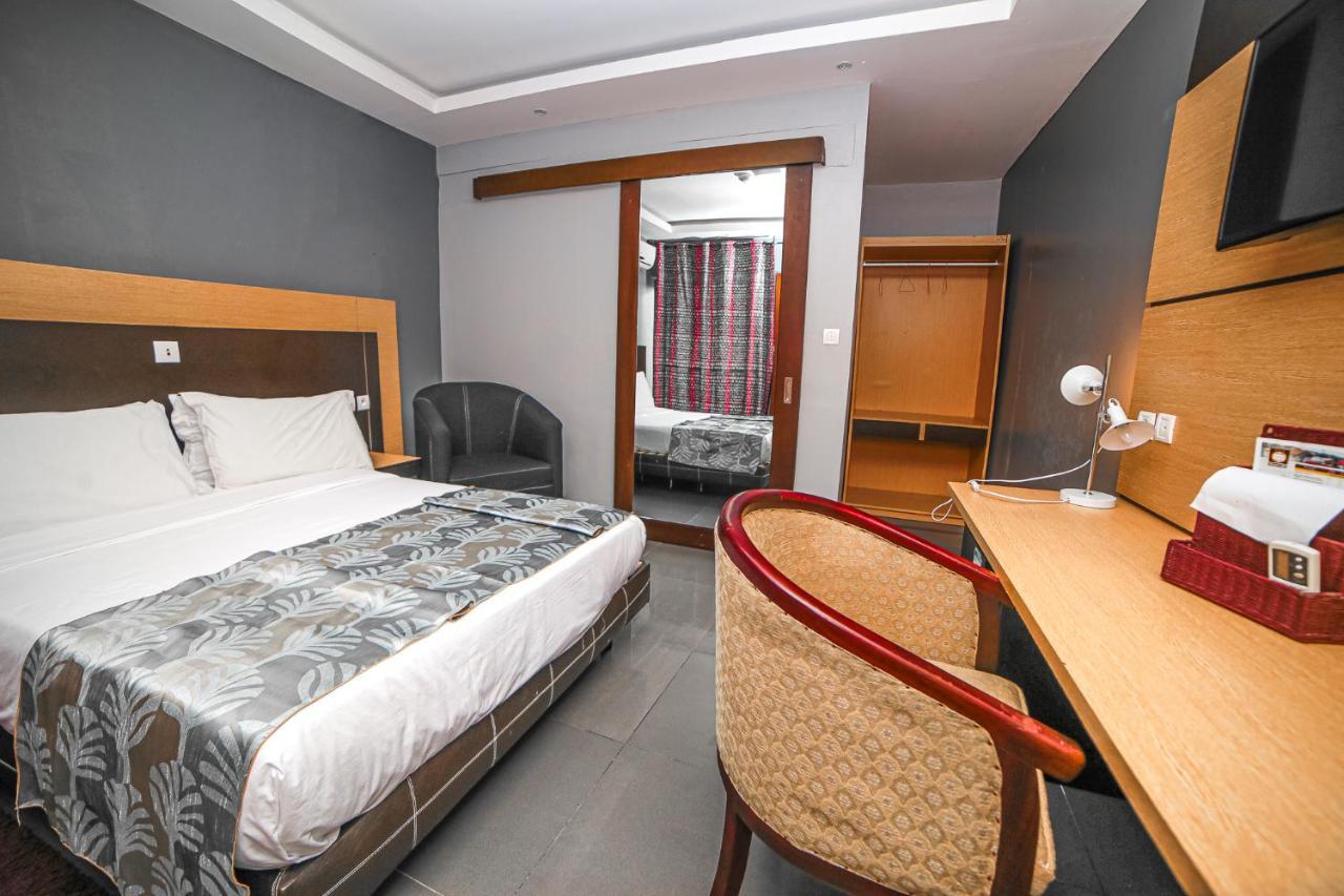 Fini Hotel Bobende Limbe Exteriér fotografie