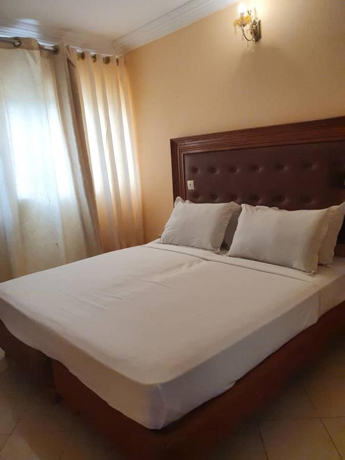 Fini Hotel Bobende Limbe Exteriér fotografie