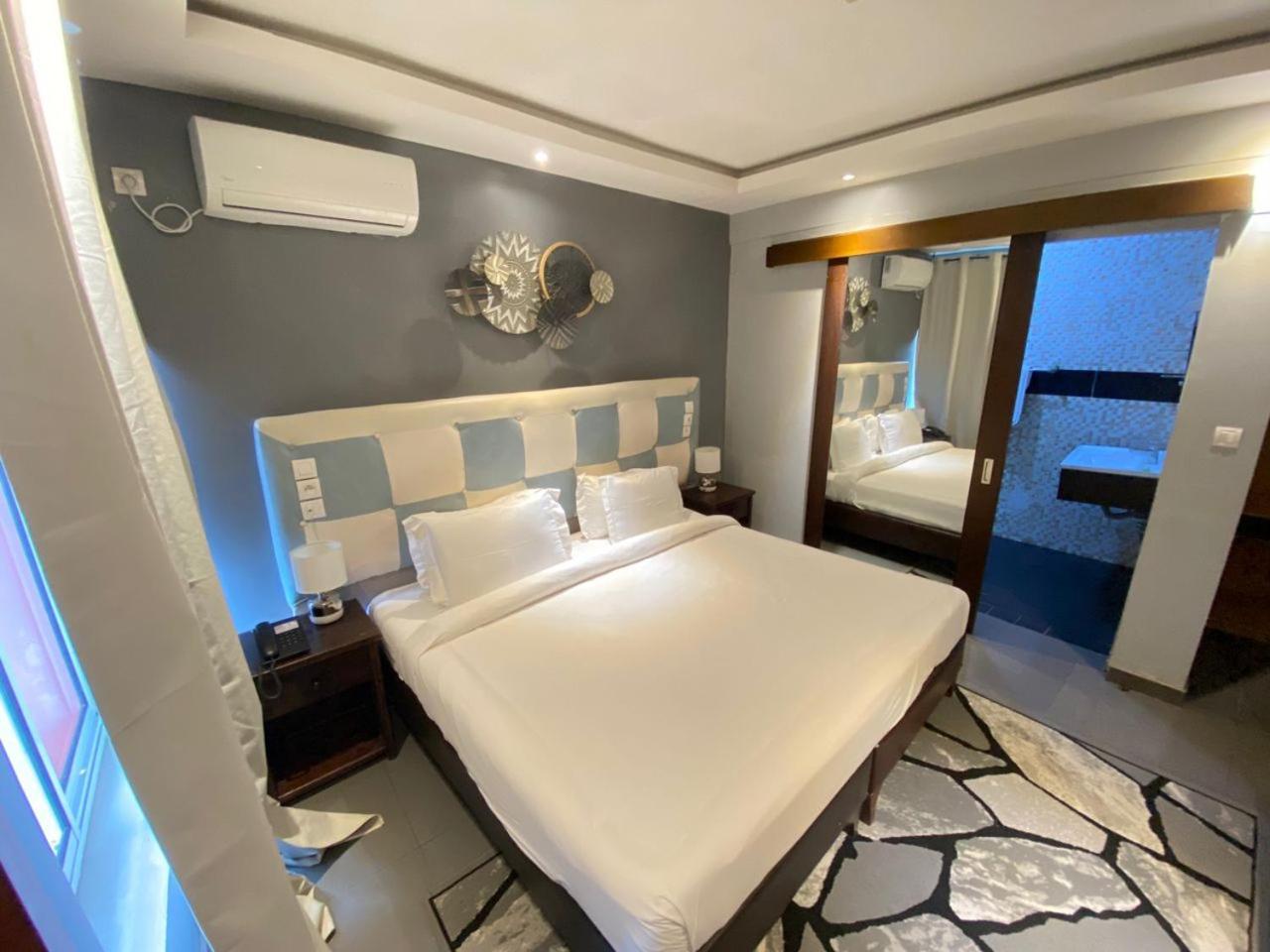Fini Hotel Bobende Limbe Exteriér fotografie