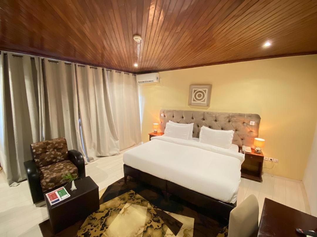 Fini Hotel Bobende Limbe Exteriér fotografie