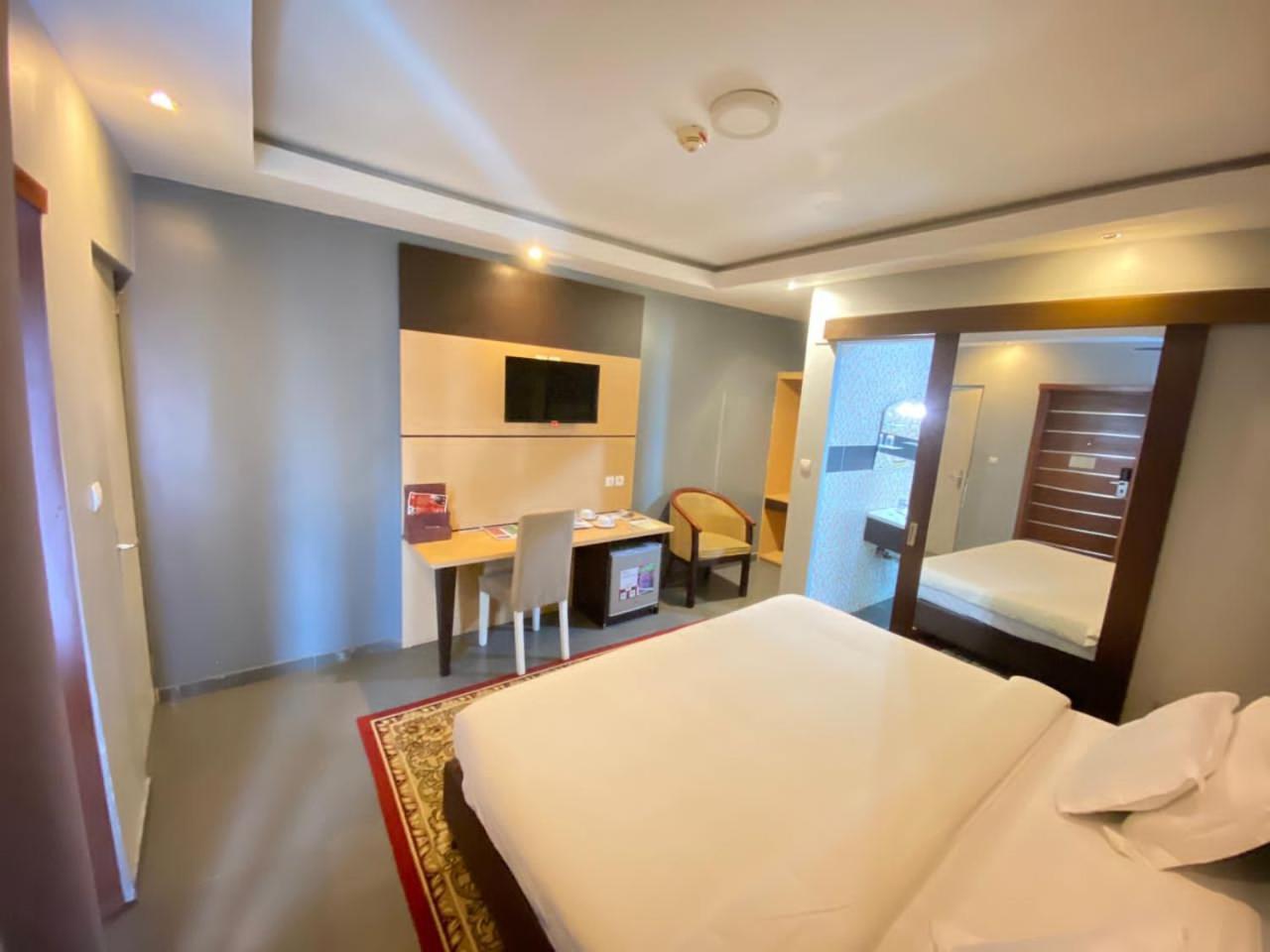 Fini Hotel Bobende Limbe Exteriér fotografie