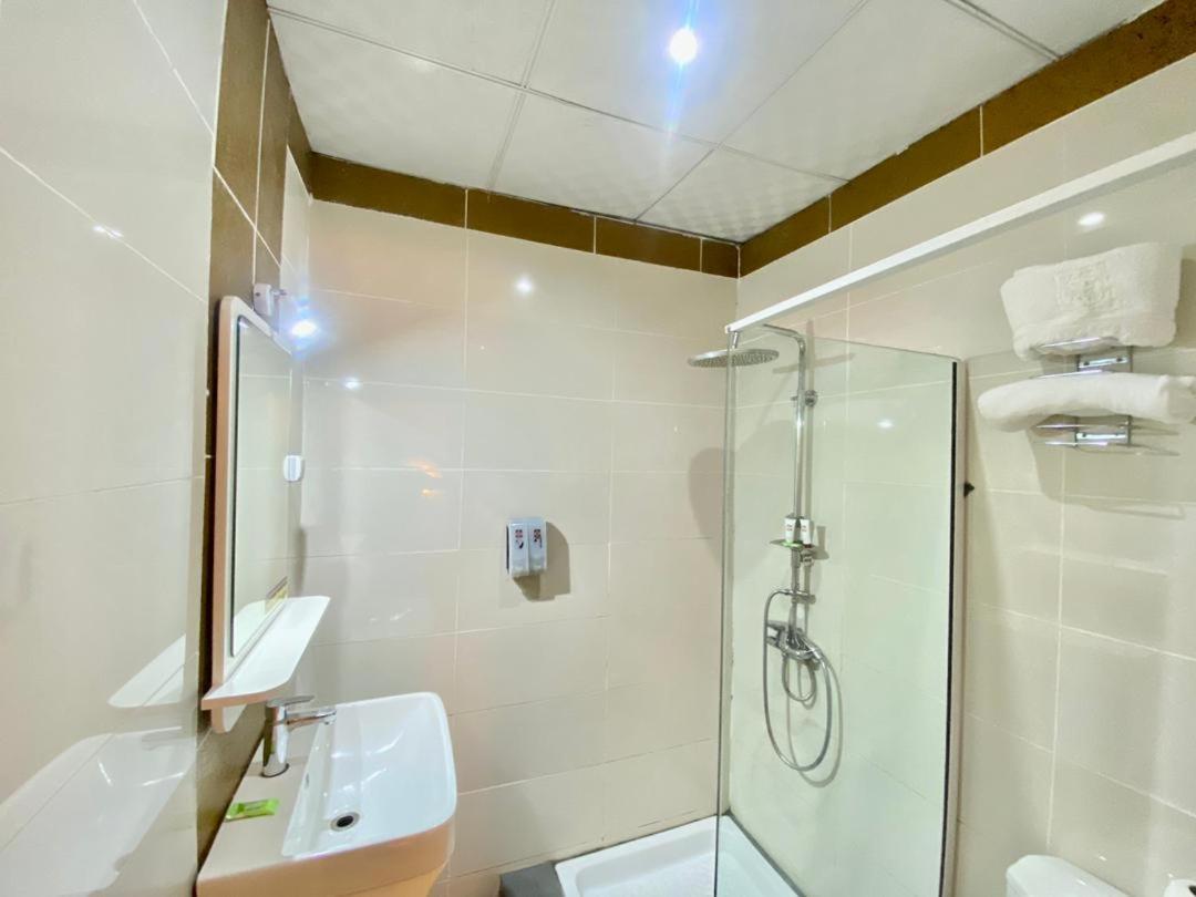Fini Hotel Bobende Limbe Exteriér fotografie