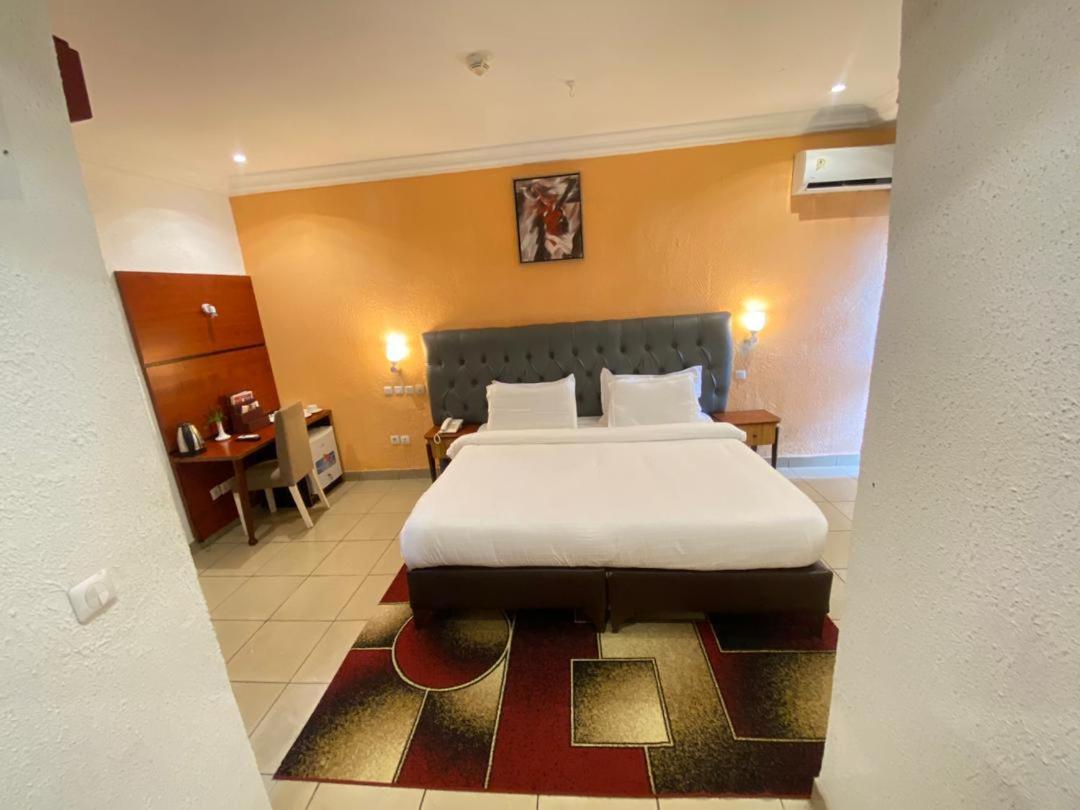 Fini Hotel Bobende Limbe Exteriér fotografie