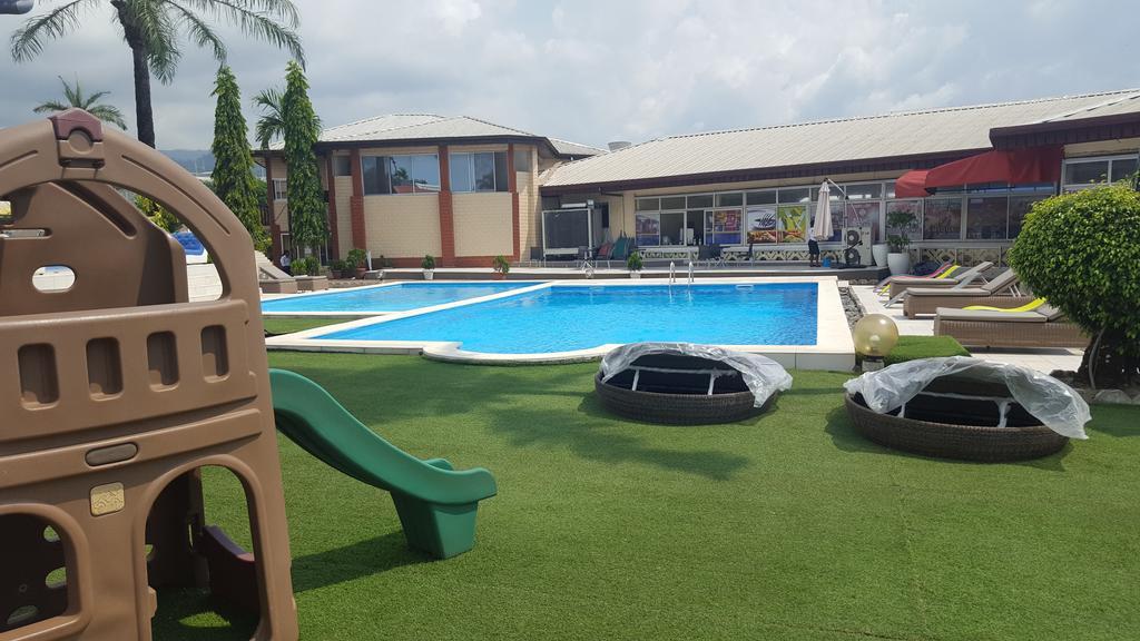 Fini Hotel Bobende Limbe Exteriér fotografie