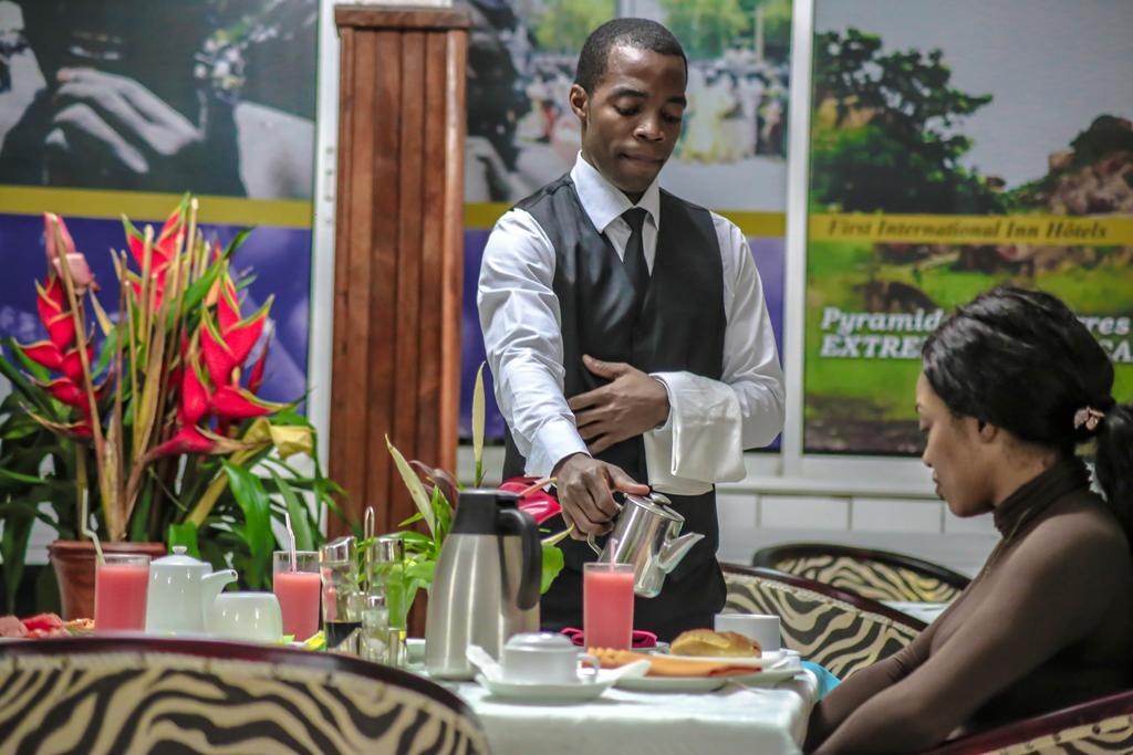 Fini Hotel Bobende Limbe Exteriér fotografie