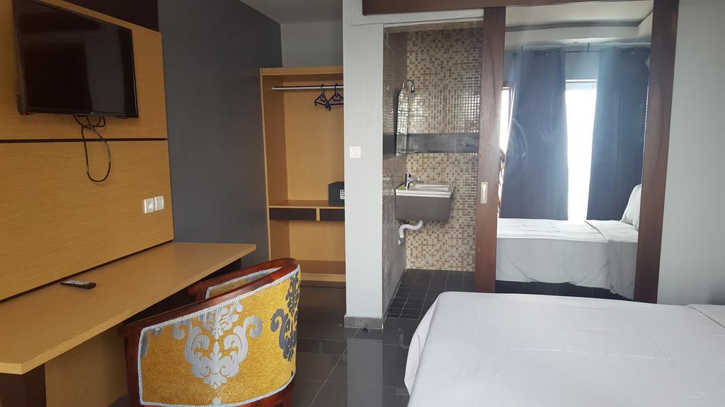 Fini Hotel Bobende Limbe Exteriér fotografie