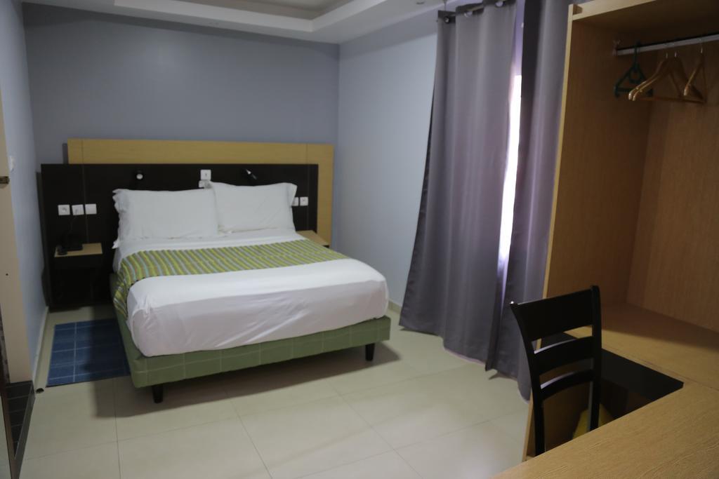 Fini Hotel Bobende Limbe Exteriér fotografie