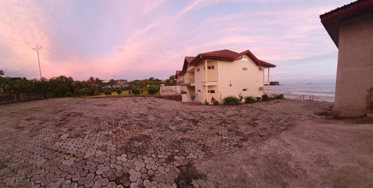 Fini Hotel Bobende Limbe Exteriér fotografie